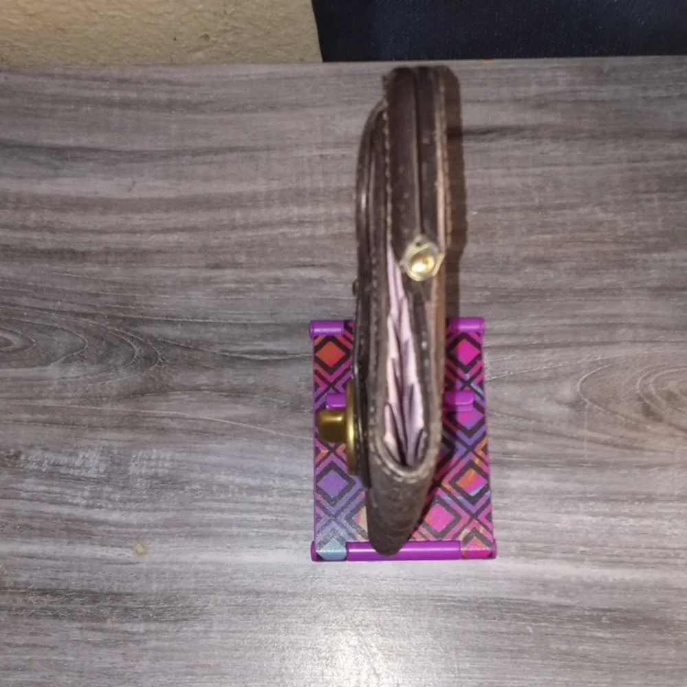 Coach Signature Vintage Kiss Lock And Multi Colored Interior Trifold Wallet - Picture 9 of 13